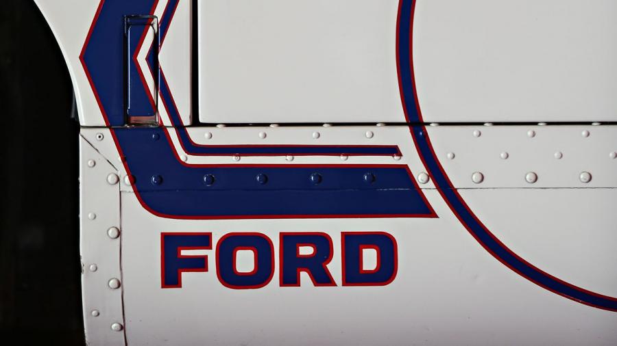 Детали экстерьера Ford GT40 J-12 (Mk IV) 1967 года  (фото 18 из 26)